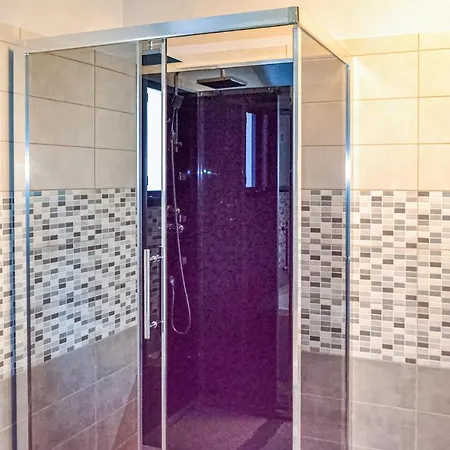 شقة Awesome In With Outdoor Swimming Pool, Wifi And 2 Bedrooms Mugron