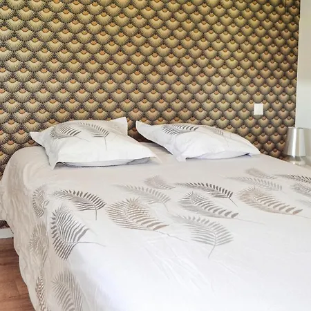 Awesome In With Outdoor Swimming Pool, Wifi And 2 Bedrooms شقة *